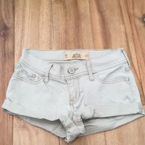 Hollister Short-Short Low Rise 2” inseam